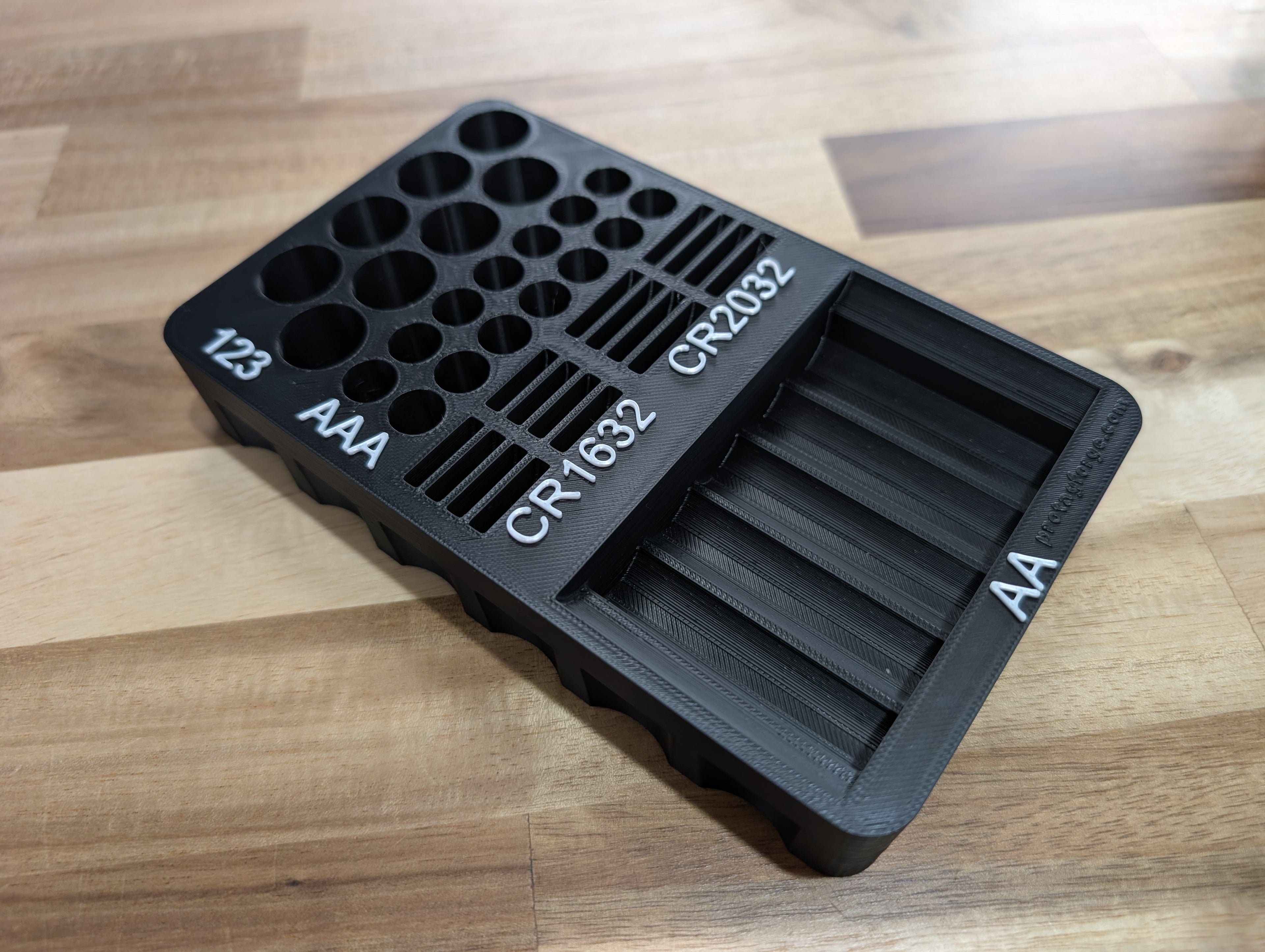Pelican 1040 Battery Organizer Insert (3MF File) – AA, AAA, CR123, CR2032, CR1632